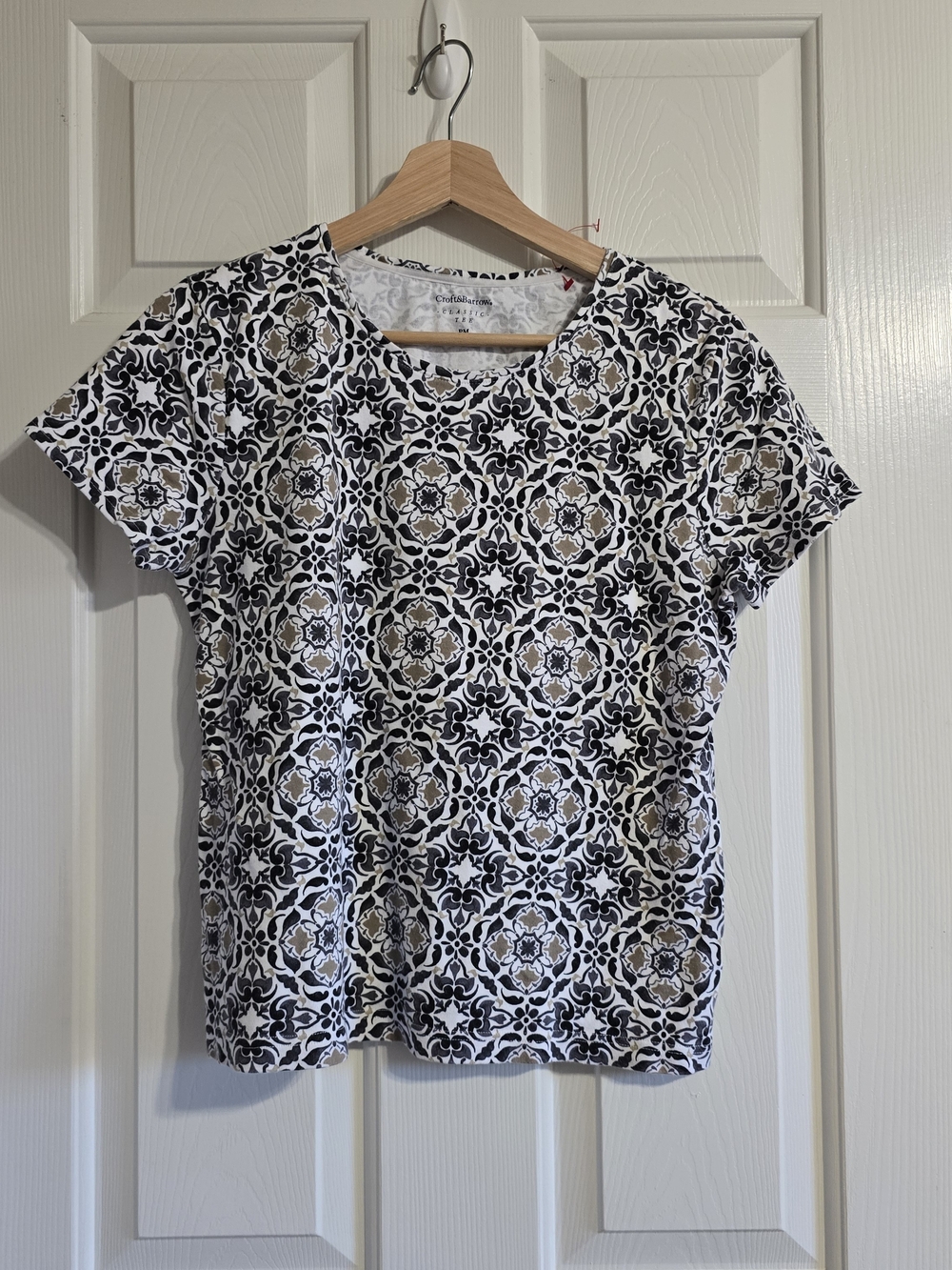 Croft & Barrow Women's PM Petite Black/White/Beige Geometric Cotton Knit Tee